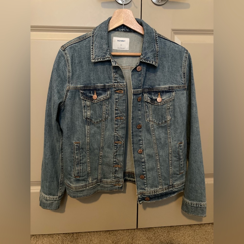 Old Navy women’s Relaxed Fit Medium Wash Jean Jacket